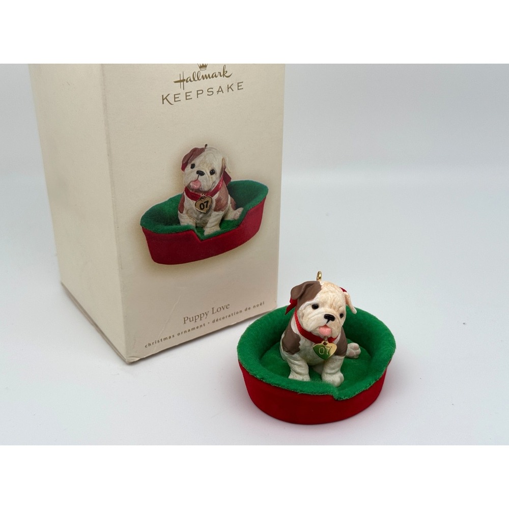 2007 Hallmark Keepsake Ornament Puppy Love 17th In A Series English Bulldog